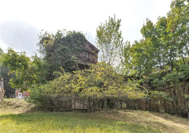 Homes for sale in Wilkinsburg, PA | 2241 Laketon Rd, Wilkinsburg, PA 15221 | MLS# 1722719