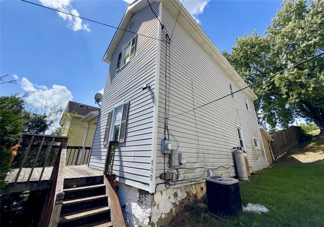 Homes for sale in Jeannette, PA | 709 Darlington, Jeannette, PA 15644 | MLS# 1722721