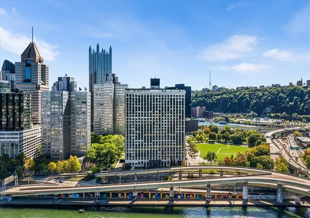 Photo 1 of Condominium at 320 Fort Duquesne Blvd #16B, Pittsburgh, PA 15222 | MLS# 1722787 | | Sold on 2025-11-14