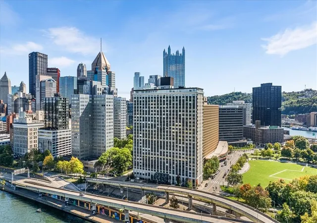 Photo 2 of Condominium at 320 Fort Duquesne Blvd #16B, Pittsburgh, PA 15222 | MLS# 1722787 | | Sold on 2025-11-14
