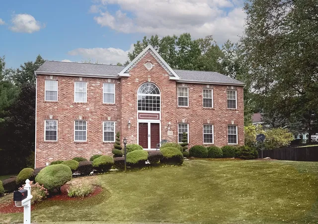 Photo 1 of Single family home for sale at 246 Jaclyn Dr, Cranberry Township, PA 16066 | MLS# 1722776 | Listing updated on 2026-05-31