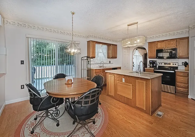 Photo 4 of Single family home for sale at 246 Jaclyn Dr, Cranberry Township, PA 16066 | MLS# 1722776 | Listing updated on 2026-05-31
