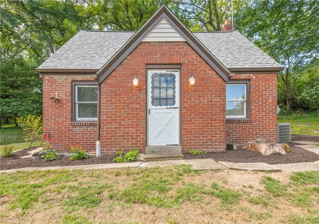 2nd image of 215 Brookside Blvd, Pittsburgh, PA 15241 | MLS# 1722870