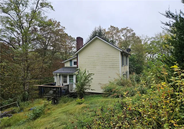 Photo 4 of Single family home for sale at 3132 Baker School Rd, Irwin, PA 15642 | MLS# 1723042 | Listing updated on 2025-09-29