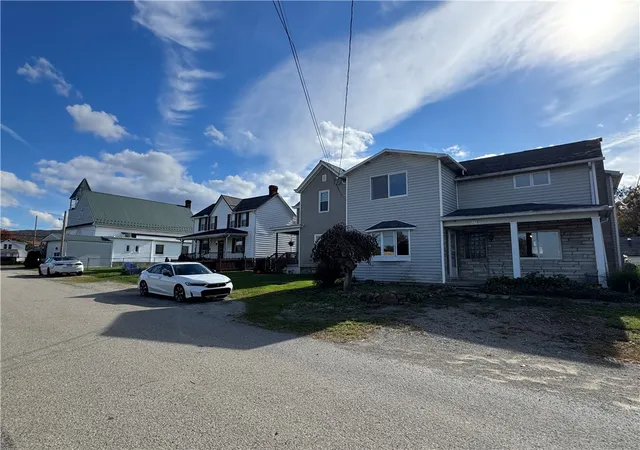 Homes for sale in South Union Twp, PA | 138 Church St, South Union Twp, PA 15445 | MLS# 1723358