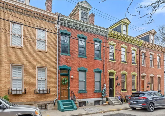 Homes for sale in Manchester, PA | 1009 Manhattan St, Manchester, PA 15233 | MLS# 1723644