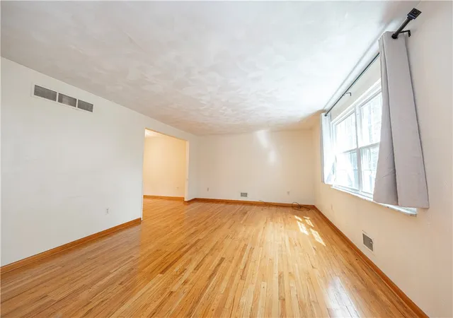 Photo 3 of Single family home for sale at 102 Huntingdon Dr, Pittsburgh, PA 15235 | MLS# 1723742 | Listing updated on 2026-06-07