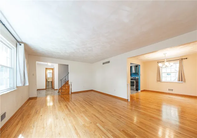 Photo 4 of Single family home for sale at 102 Huntingdon Dr, Pittsburgh, PA 15235 | MLS# 1723742 | Listing updated on 2026-06-07