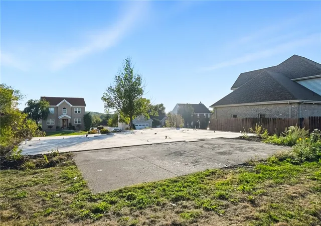 Photo 5 of Single family home for sale at 4540 Marina Dr, Homestead, PA 15120 | MLS# 1724035 | Listing updated on 2026-07-14