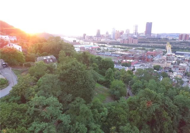 2nd image of 10 Ingress Way, Pittsburgh, PA 15203 | MLS# 1724133