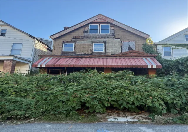 Homes for sale in Homewood Brushton, PA | 852 Inwood St, Homewood Brushton, PA 15208 | MLS# 1724153
