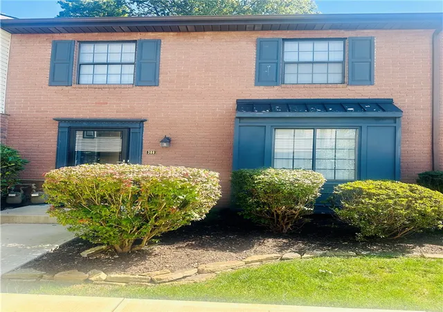 Photo 3 of Single family home for sale at 308 Rainprint Lane, Murrysville, PA 15668 | MLS# 1725035 | Listing updated on 2026-04-11