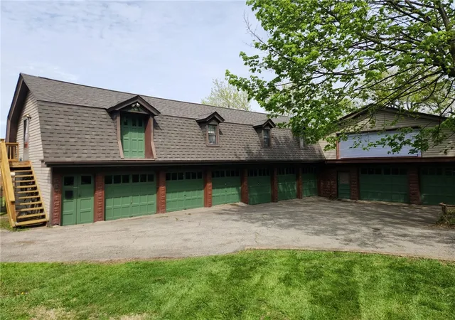 Homes for sale in Crafton, PA | 27 Richmond St, Crafton, PA 15205 | MLS# 1725146