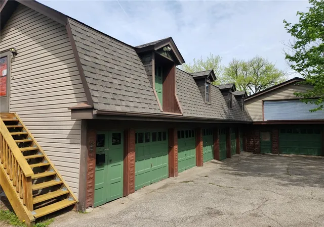Homes for sale in Crafton, PA | 27 Richmond St, Crafton, PA 15205 | MLS# 1725146