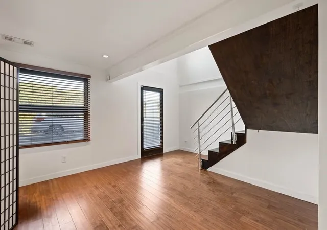 Photo 3 of Single family home for sale at 1645 Pegher Ln, Sewickley, PA 15143 | MLS# 1725160 | Listing updated on 2026-05-29