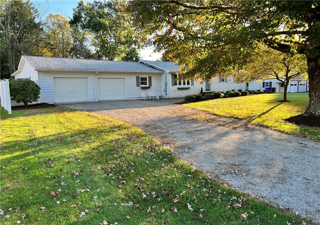 2nd image of 19 E Greenville Dr, Greenville, PA 16125 | MLS# 1725198