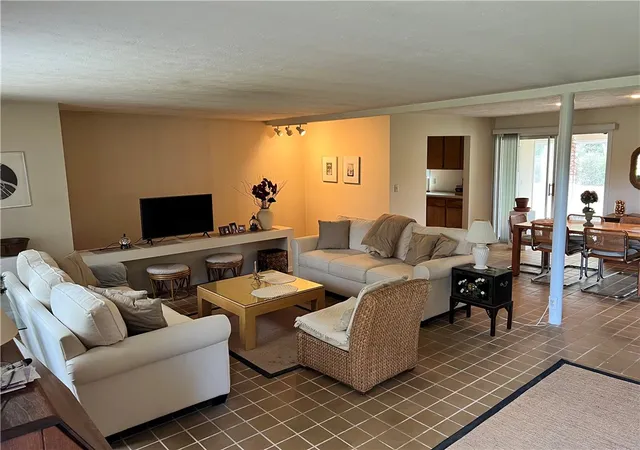 Photo 3 of Single family home for sale at 19 E Greenville Dr, Greenville, PA 16125 | MLS# 1725198 | Listing updated on 2026-07-09