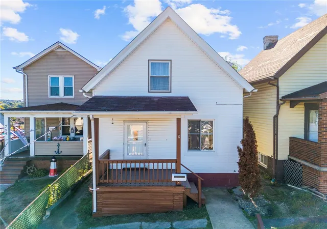 Homes for sale in Jeannette, PA | 716 Saint Clair Ave, Jeannette, PA 15644 | MLS# 1724901