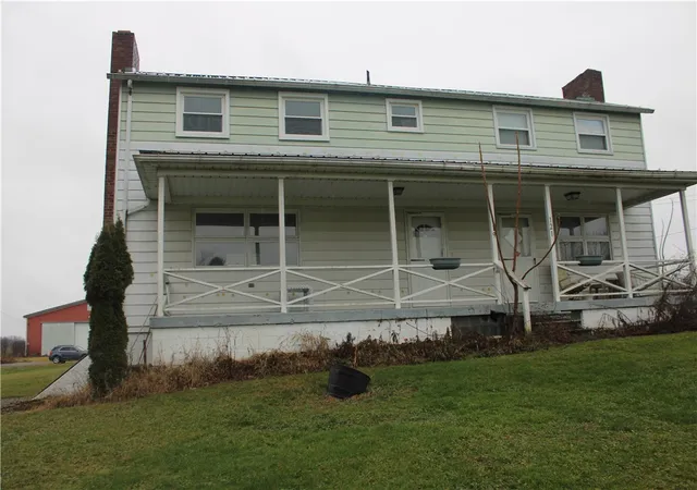 Photo 3 of Single family home for sale at 121 Powell Road, Penn Twp, PA 16002 | MLS# 1725317 | Listing updated on 2026-06-26