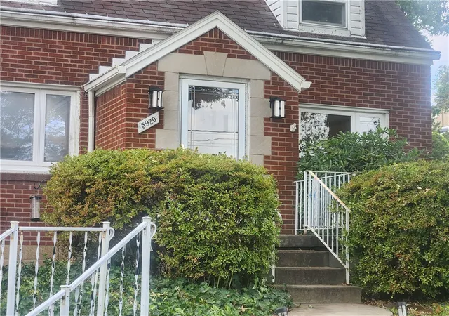 Photo 2 of Single family home for sale at 5920 Rodgers St, Pittsburgh, PA 15207 | MLS# 1725564 | Listing updated on 2026-07-11