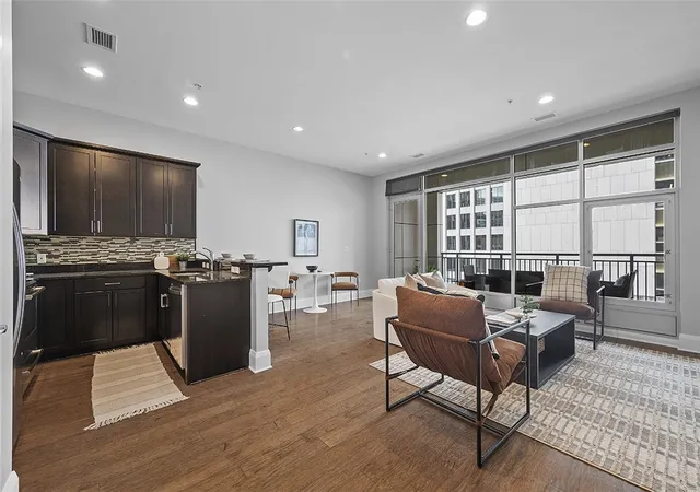 Photo 2 of Condominium at 301 5th Avenue #506, Pittsburgh, PA 15222 | MLS# 1725672 | | Sold on 2025-12-15