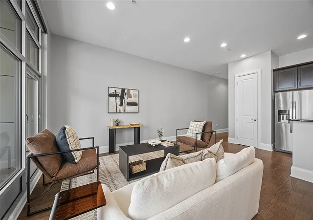 Photo 3 of Condominium at 301 5th Avenue #506, Pittsburgh, PA 15222 | MLS# 1725672 | | Sold on 2025-12-15