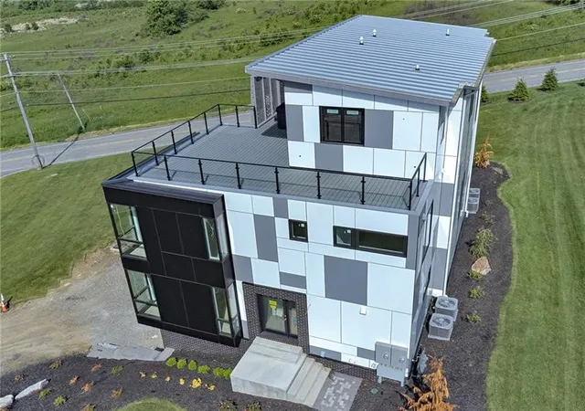 3rd image of 4009 Alexander Ct, Murrysville, PA 15632