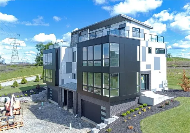 5th image of 4009 Alexander Ct, Murrysville, PA 15632