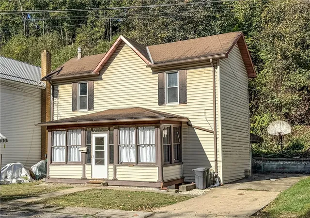 Homes for sale in Leechburg Boro, PA | 597 Market St, Leechburg, Pa, Leechburg Boro, PA 15656 | MLS# 1725705
