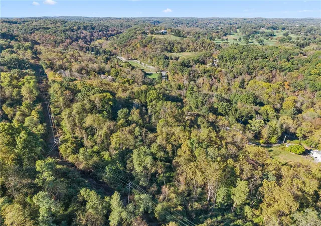 2nd image of 207 Red Fox Ln, Fox Chapel, PA 15238 | MLS# 1725887