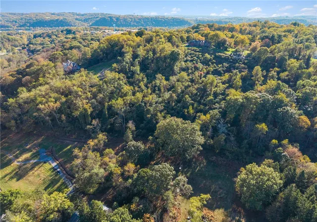 4th image of 207 Red Fox Ln, Fox Chapel, PA 15238 | MLS# 1725887