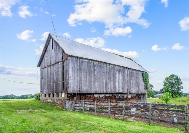 5th image of 3205 Eastbrook Volant Rd, Hickory Twp, PA 16156 | MLS# 1726212