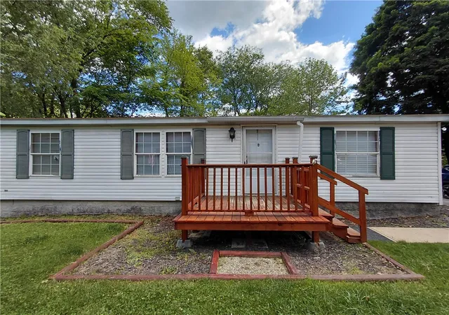 Photo 2 of Sale Pending at 302 Polo Dr, Shelocta, PA 15774 | MLS# 1726226 | Listing updated on 2026-10-09