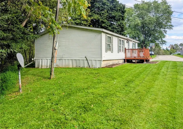 Photo 3 of Sale Pending at 302 Polo Dr, Shelocta, PA 15774 | MLS# 1726226 | Listing updated on 2026-10-09