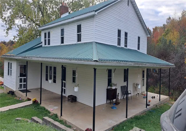 Photo 1 of Single family home for sale at 252 Moore Rd, Punxsutawney Area School District, PA 15767 | MLS# 1726314 | Listing updated on 2026-06-08