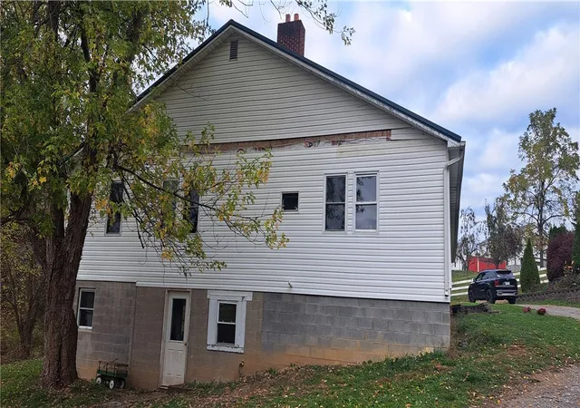 Photo 3 of Single family home for sale at 252 Moore Rd, Punxsutawney Area School District, PA 15767 | MLS# 1726314 | Listing updated on 2026-06-08