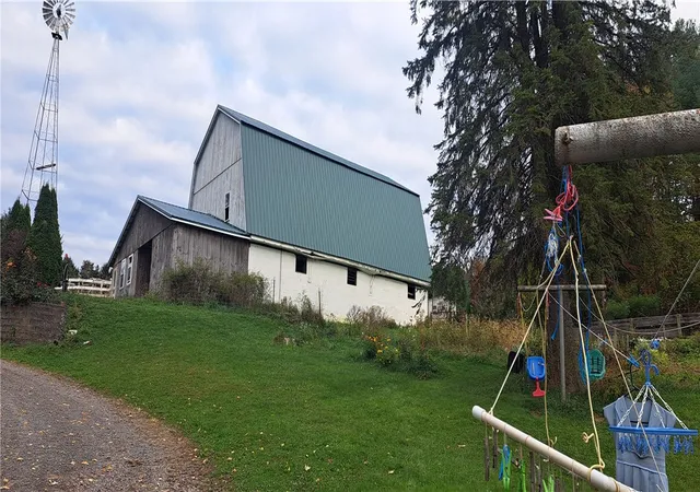 Photo 3 of Single family home for sale at 252 Moore Rd, Punxsutawney Area School District, PA 15767 | MLS# 1726314 | Listing updated on 2026-06-08