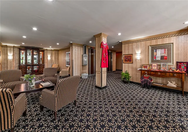 Homes for sale in Oakland, PA | 4601 Fifth Ave, Oakland, PA 15213