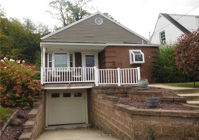 Photo 3 of Single family home for sale at 131 Ohio Avenue, Glassport, PA 15045 | MLS# 1726983 | Listing updated on 2026-08-02