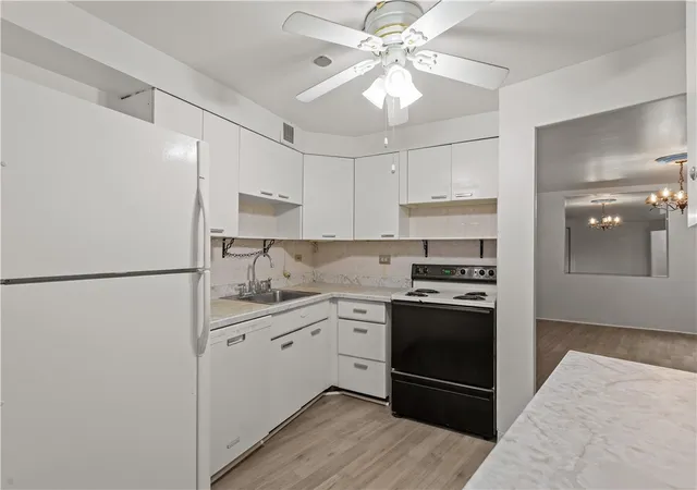 Homes for sale in Oakland, PA | 4625 Fifth Avenue #209, Oakland, PA 15213 | MLS# 1726436