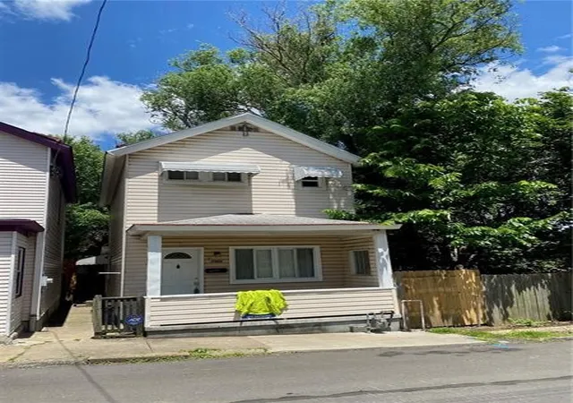 Homes for sale in Mc Keesport, PA | 2305 Oak Street, Mc Keesport, PA 15132 | MLS# 1727214