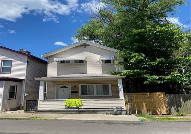 Homes for sale in Mc Keesport, PA | 2305 Oak Street, Mc Keesport, PA 15132 | MLS# 1727214