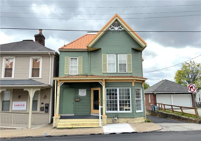Photo 1 of Single family home for sale at 439 S Maple Ave, Greensburg, PA 15601 | MLS# 1727554 | Listing updated on 2026-09-15