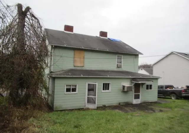 Photo 3 of Single family home for sale at 233 Water St, New Salem, PA 15468 | MLS# 1727711 | Listing updated on 2026-06-19