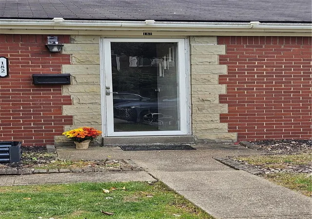 3rd image of 182 Rosewood Dr, Penn Hills, PA 15235 | MLS# 1728841