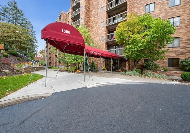 Condominium at 1500 Cochran Rd #809, Pittsburgh, PA 15243 | MLS# 1728844 | | Sold on 2025-12-30