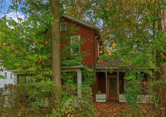 Homes for sale in Beaver Falls, PA | 1426 2nd Ave, Beaver Falls, PA 15010 | MLS# 1729088