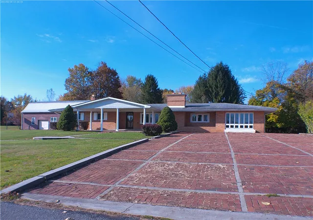 Homes for sale in Carmichaels/cumblnd, PA | 105 Single Street, Carmichaels/cumblnd, PA 15320 | MLS# 1729115