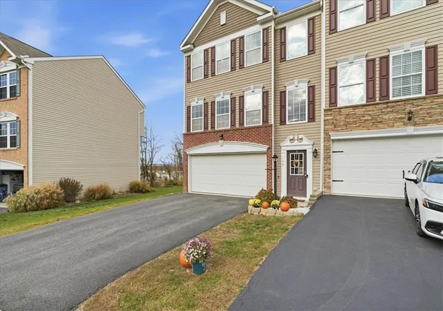 2nd image of 148 Cinque Terra Pl, Finleyville, PA 15332 | MLS# 1729789