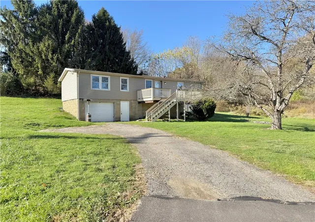 Homes for sale in Neshannock Twp, PA | 1285 Old Pulaski Rd, Neshannock Twp, PA 16105 | MLS# 1729939